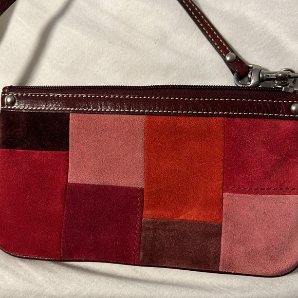 Coach wristlet in dust bag - Picture 4 of 4